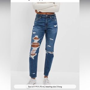 NWT American Eagle Strigid Ripped Mom Jean Size 8 Reg